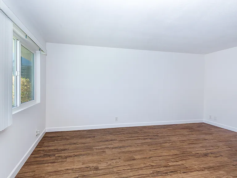 Crestview Apartment Homes — Photo 25