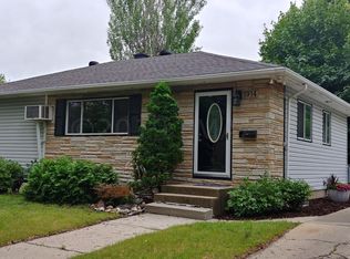 1914 11th St S, Moorhead, MN 56560