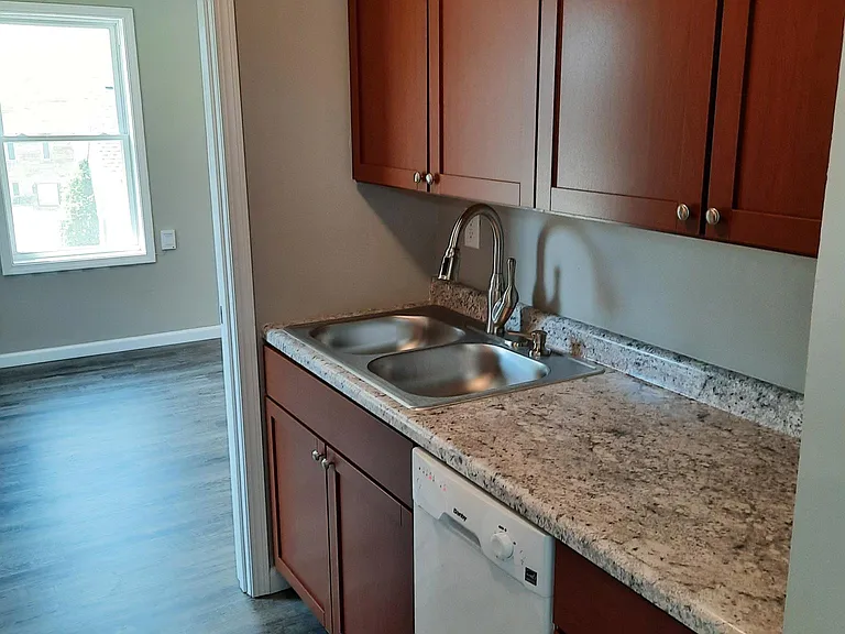 2115 1/2 E Main St #2 — Photo 8