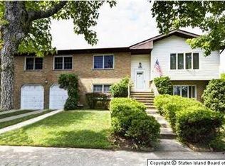 416 Huguenot Ave, Staten Island, NY 10312