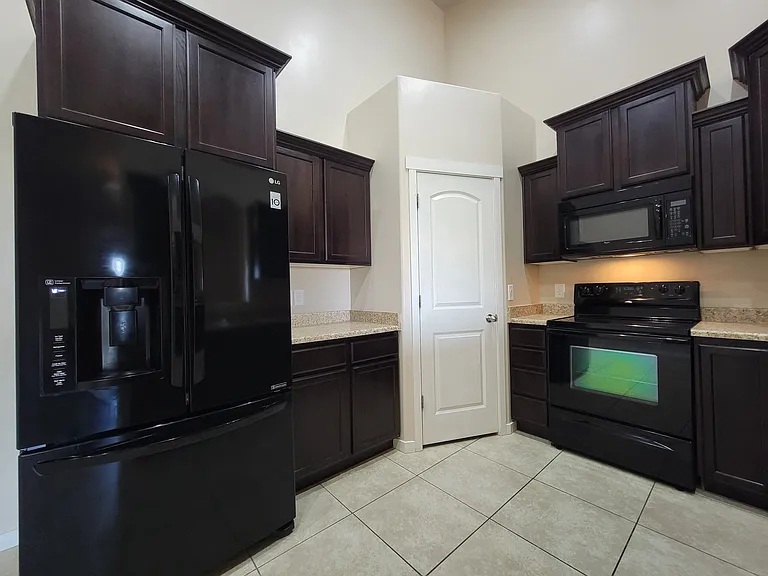 223 E Jordan Ridge Blvd #109 — Photo 3