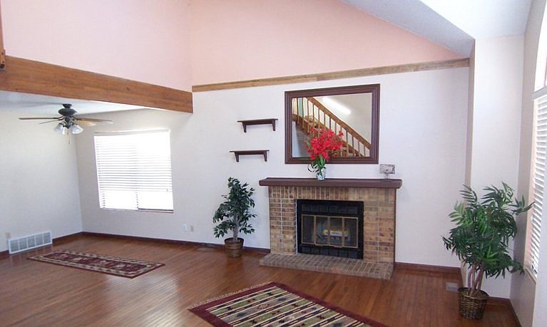 2nd image of 4329 Bramble Ln