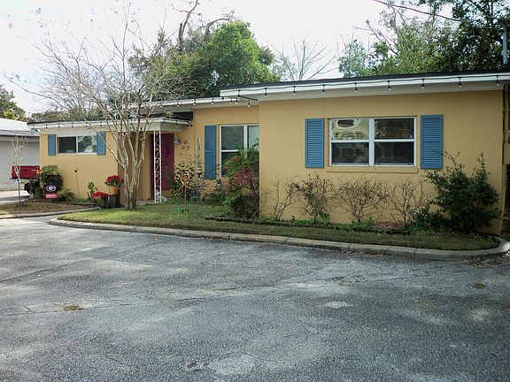 2nd image of 2304 University Blvd W