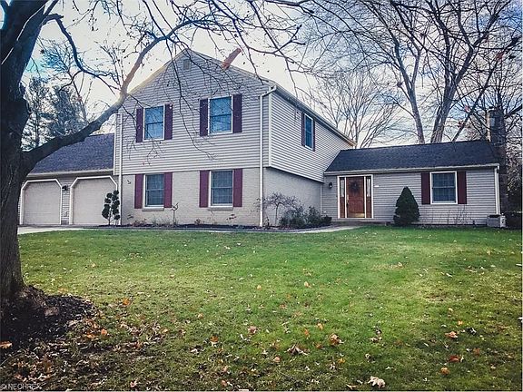 2nd image of 36 Nantucket Dr