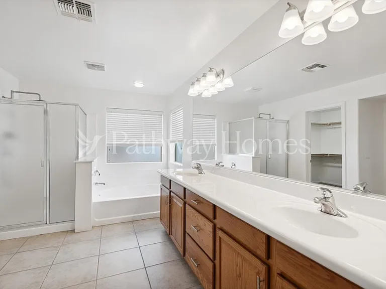 17762 W Watson Ln — Photo 13