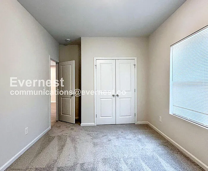 312 N Correll St — Photo 9