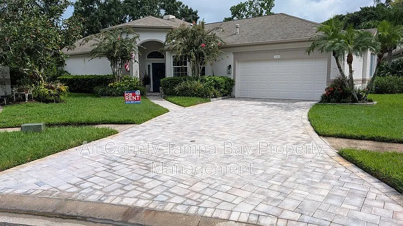 3 bed, 2.0 bath, 2047 sqft, $5,500 — Photo 1
