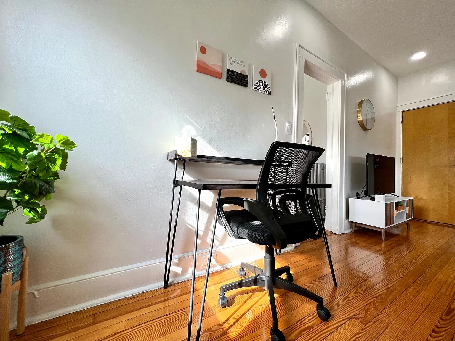 1 bed, 900 sqft, $2,000 — Photo 3