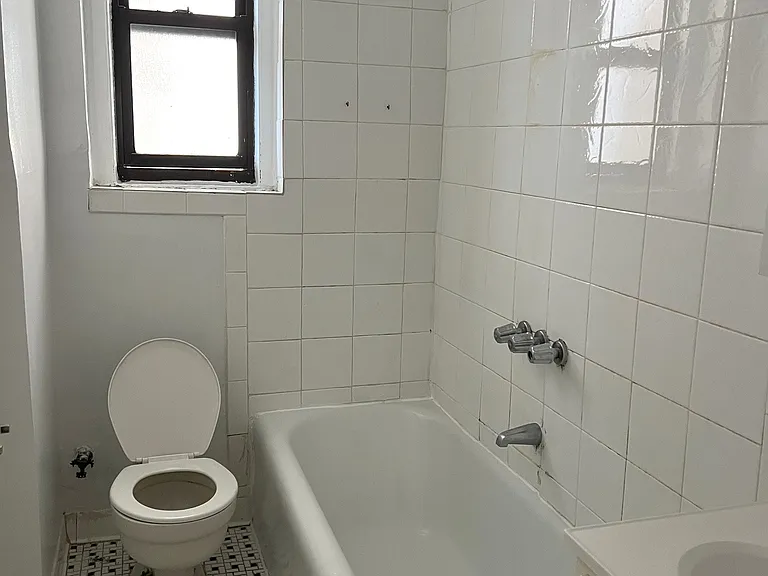 2133 Wallace Ave #217 — Photo 8
