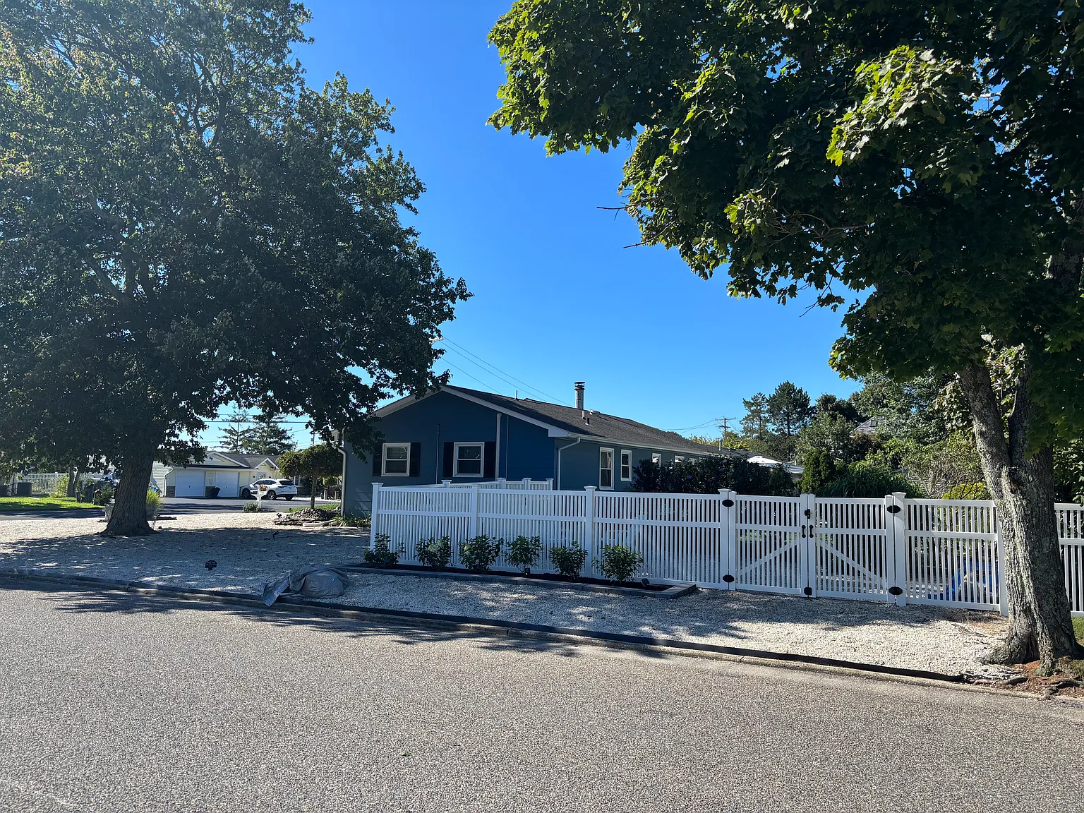 3 bed, 1372 sqft, $3,200 — Photo 4