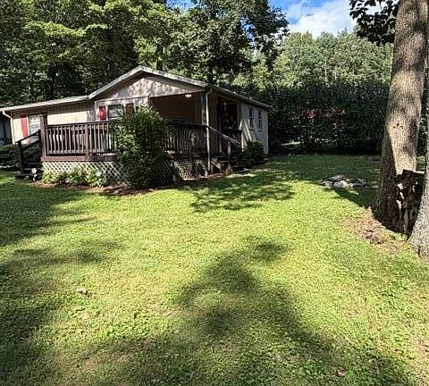 3rd image of 131 Wilderness Dr SE