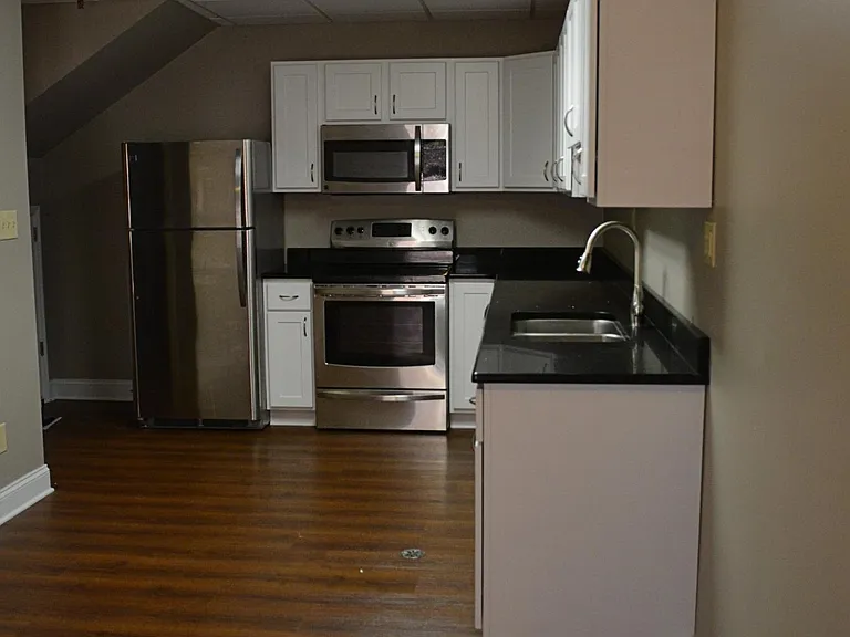 40 1/2 S Court St #203 — Photo 9