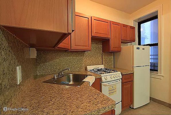 2nd image of 3030 Ocean Ave #7A