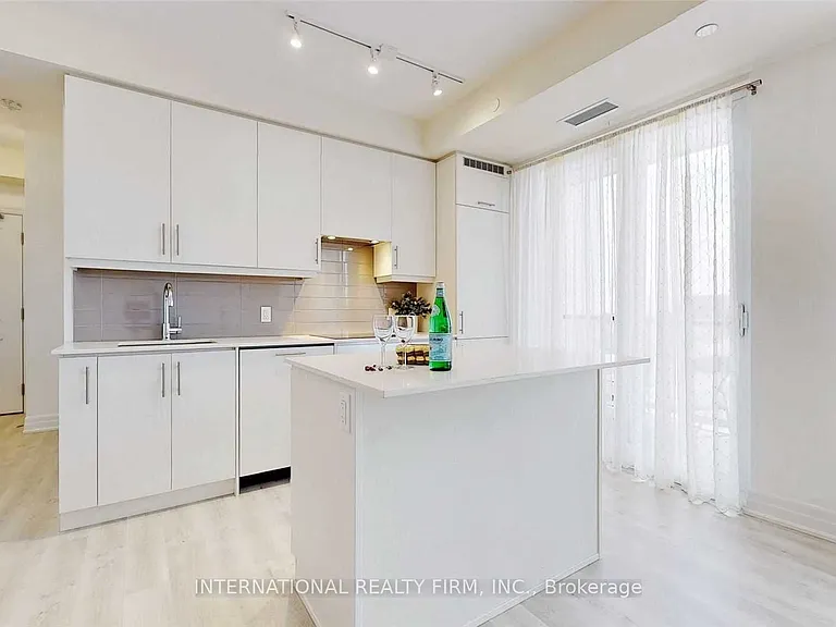 9085 Jane St #516 — Photo 16