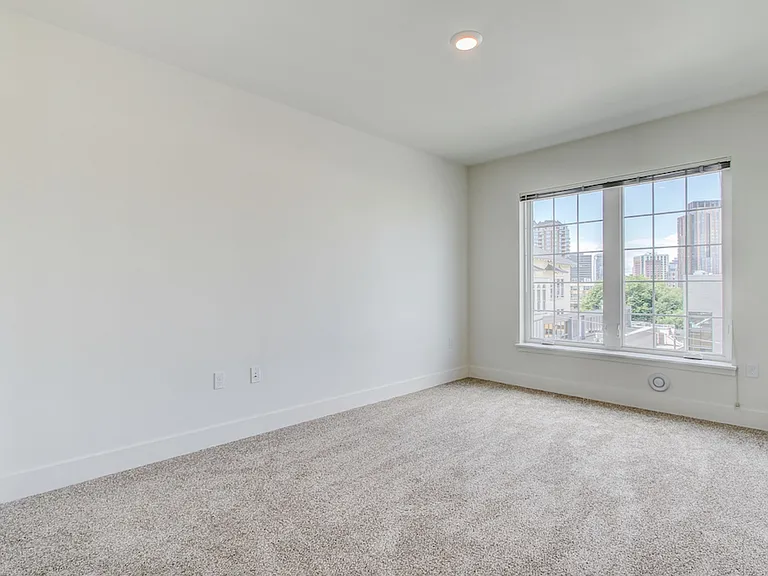 Dunn Motors Apartments — Photo 72