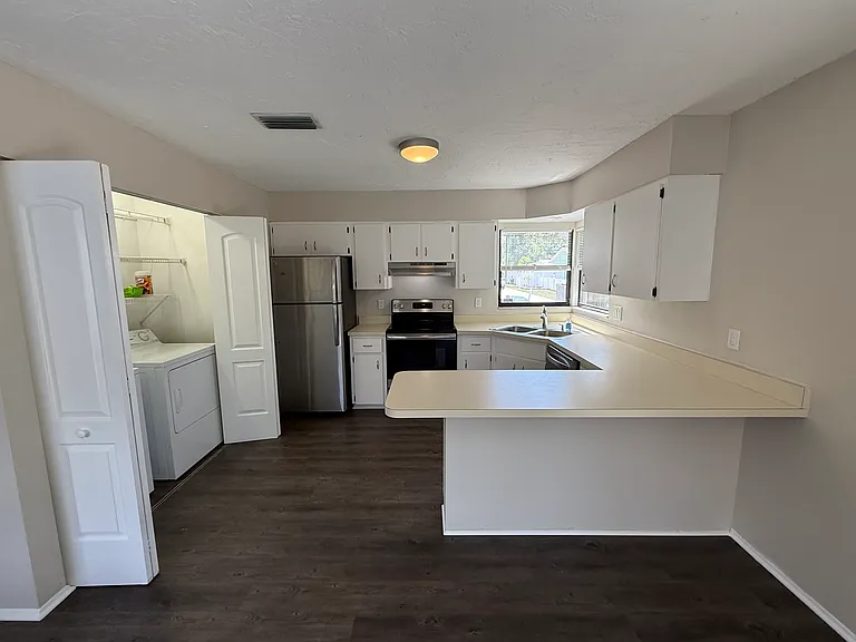 3061 Edgewood Ter — Photo 4