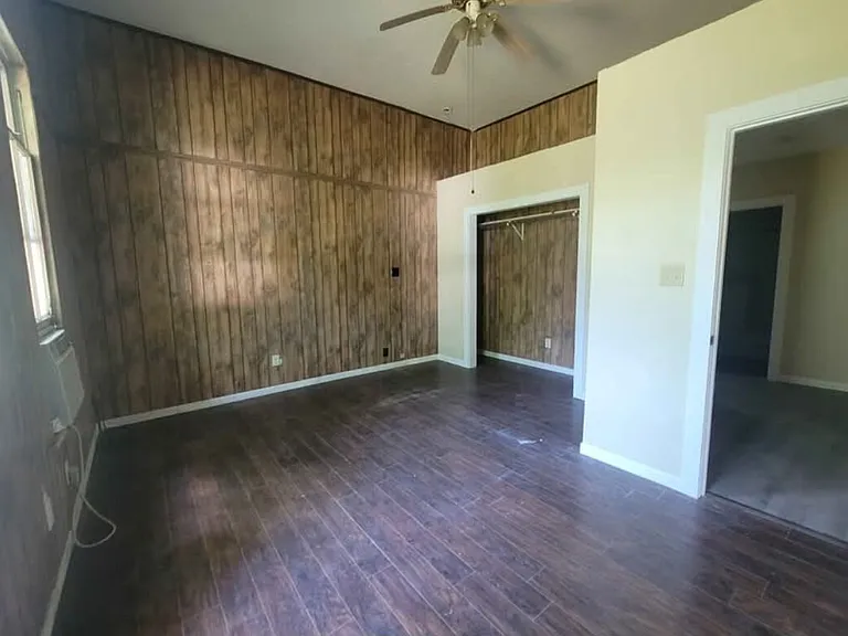 1005 E Fannin St — Photo 9