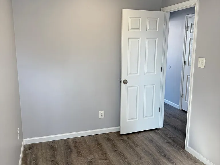 576 E Herman St — Photo 9