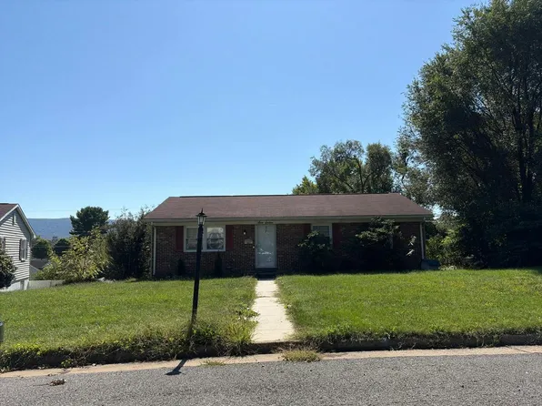 316 Spruce St, Waynesboro, VA 22980