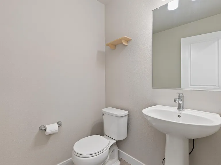 958 Colorado River Ave — Photo 11