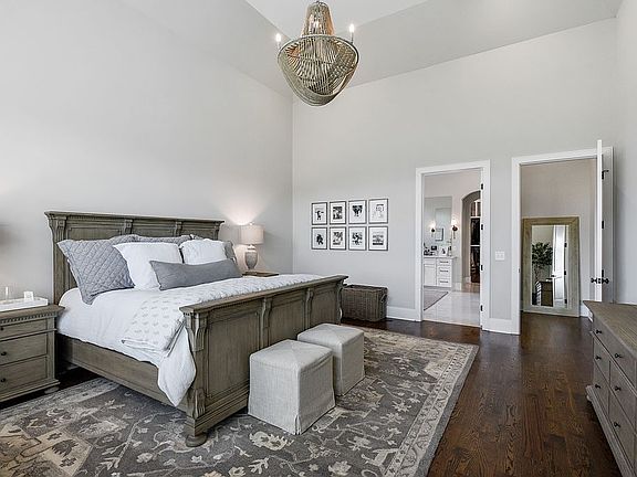 5th image of 1574 Foxland Blvd