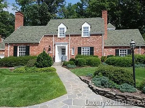 2801 N Brandywine St, Arlington, VA 22207