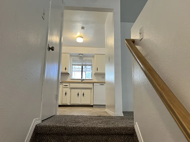397 Parkchester Dr #2 — Photo 5