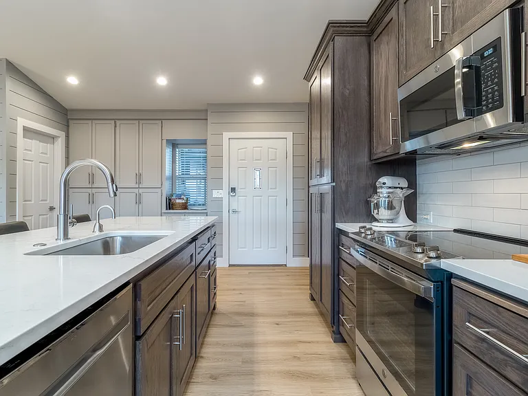 1168 SE Sentry Dr — Photo 23
