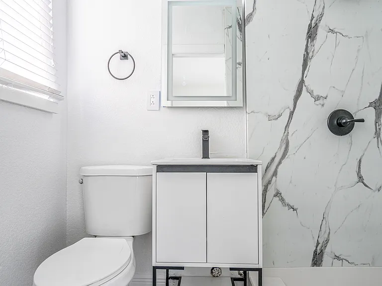 7315 Carlyle Ave #6 — Photo 11