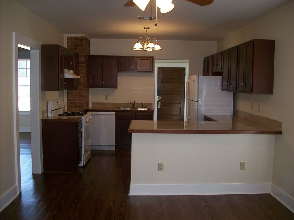 1st image of 2511 Valmont St