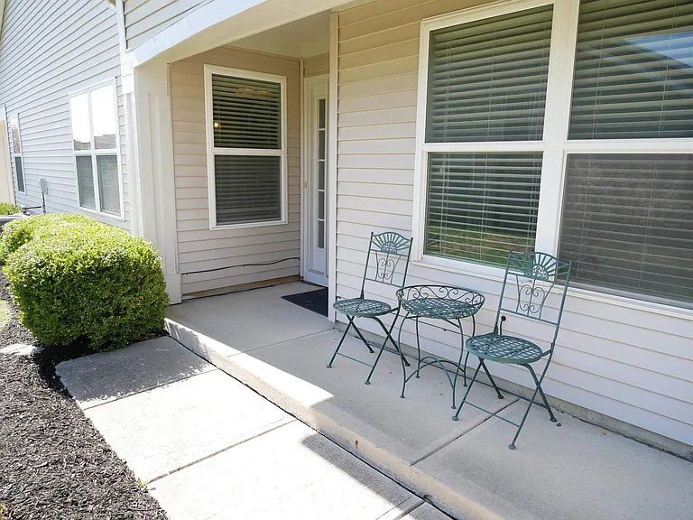 16841 Loch Cir — Photo 2