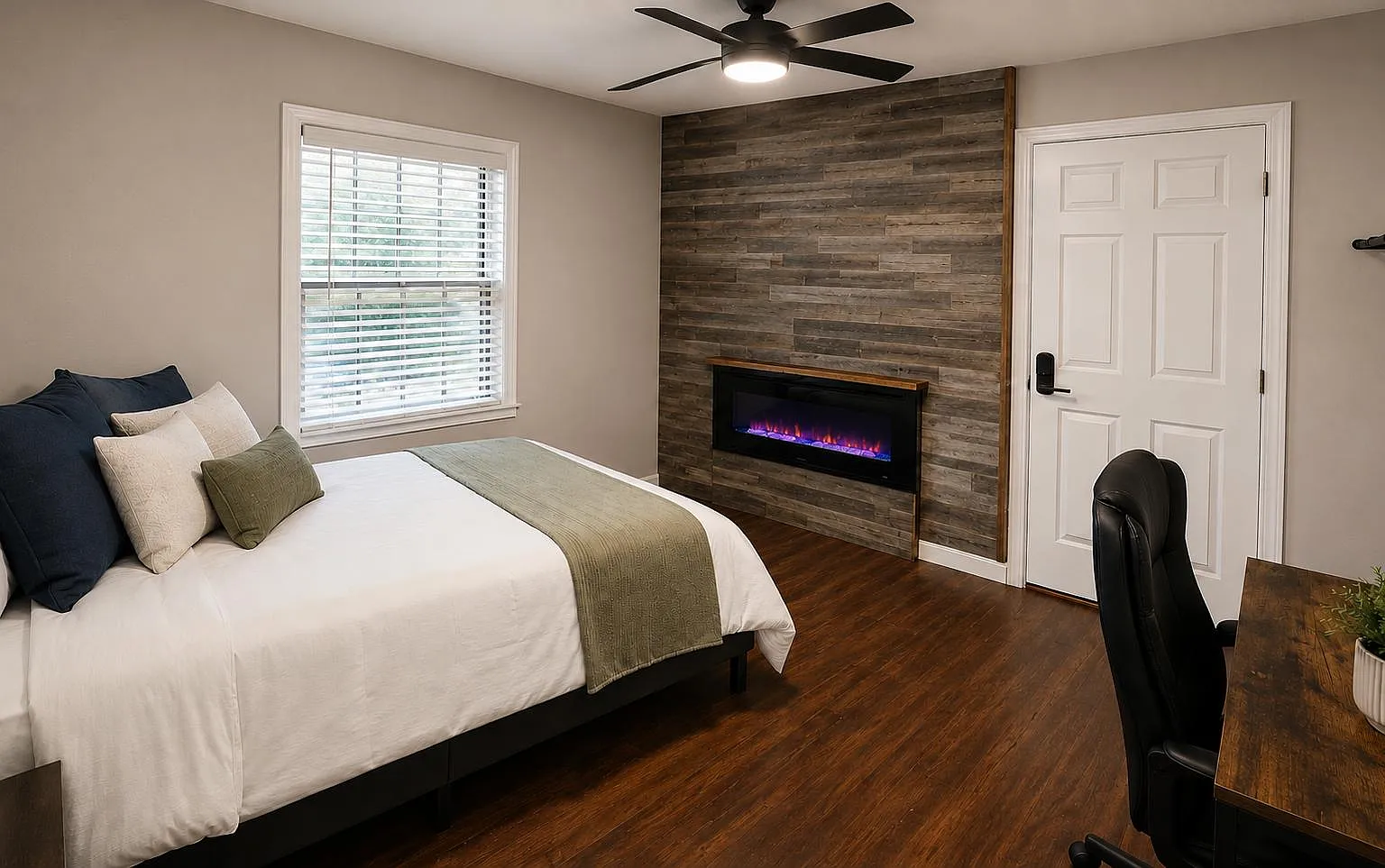 4 bed, 3.0 bath, 1230 sqft, $910 — Photo 2