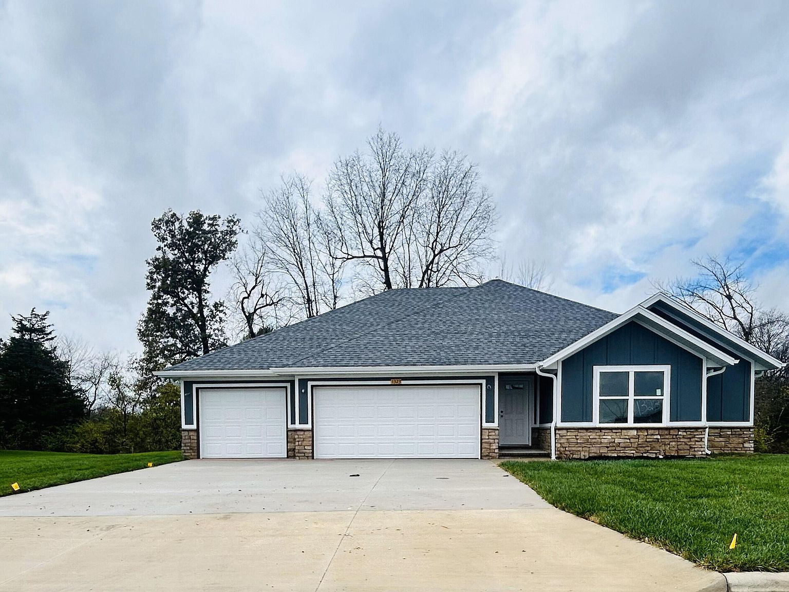 1323 S Mahn Avenue, Springfield, MO 65802 | Zillow