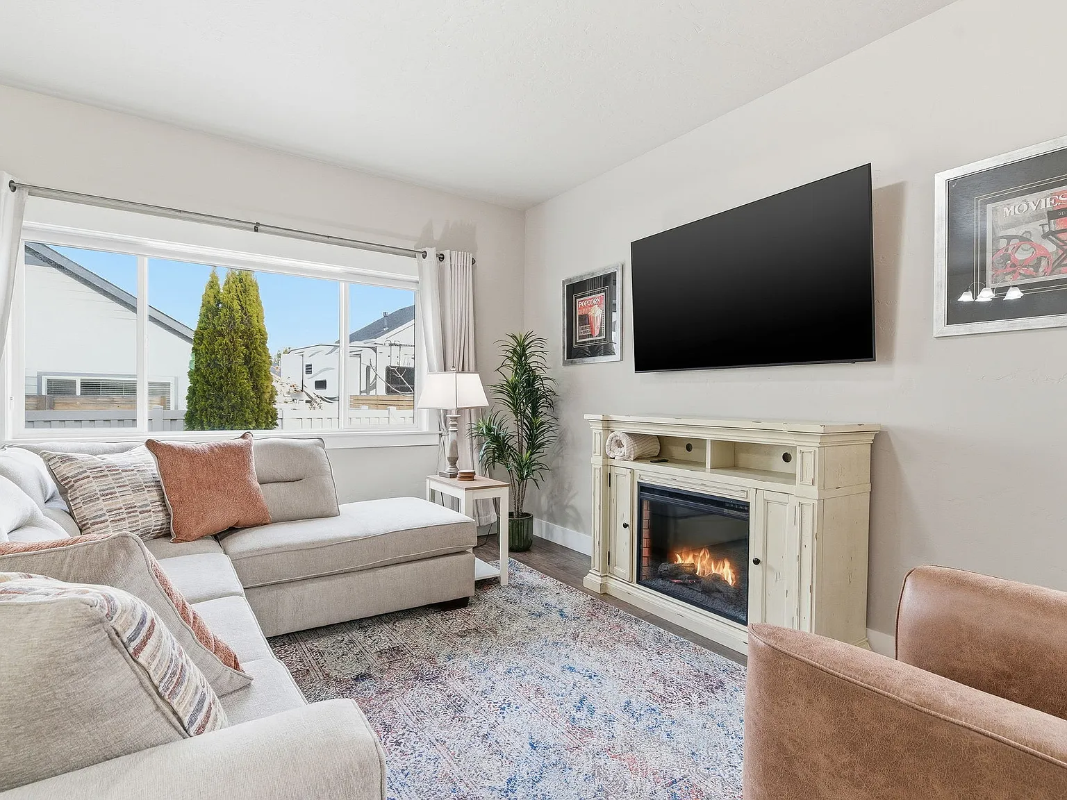 1136 Overland Trl — Photo 2