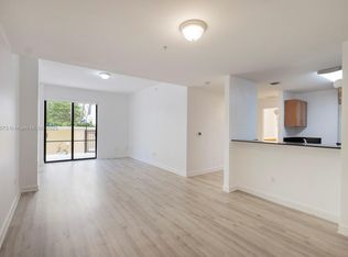 8395 SW 73rd Ave APT 405, Miami, FL 33143