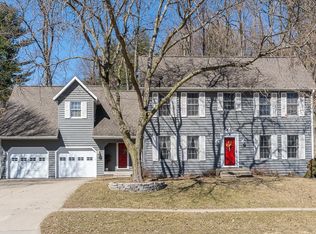 501 Lawndale Dr SE, Cedar Rapids, IA 52403