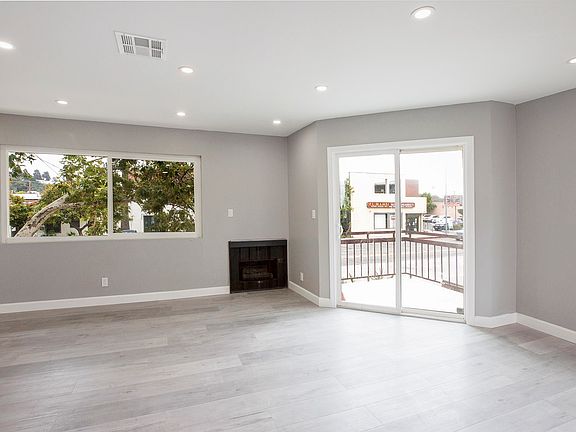3rd image of 1031 Mariposa St #3