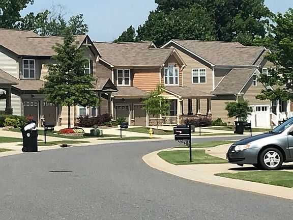 5th image of 107 Farmers Folly Dr