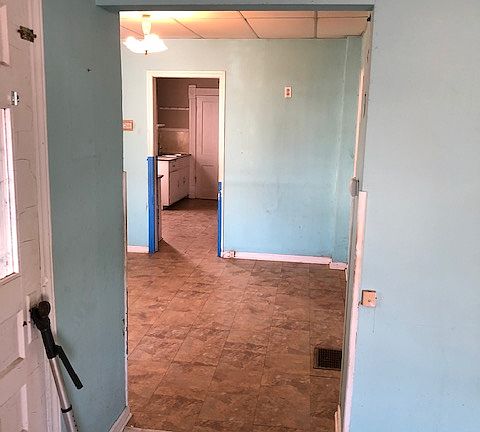 4th image of 523 Splitlog Ave