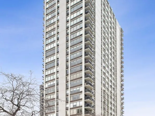 1455 N Sandburg Ter APT 1404, Chicago, IL 60610
