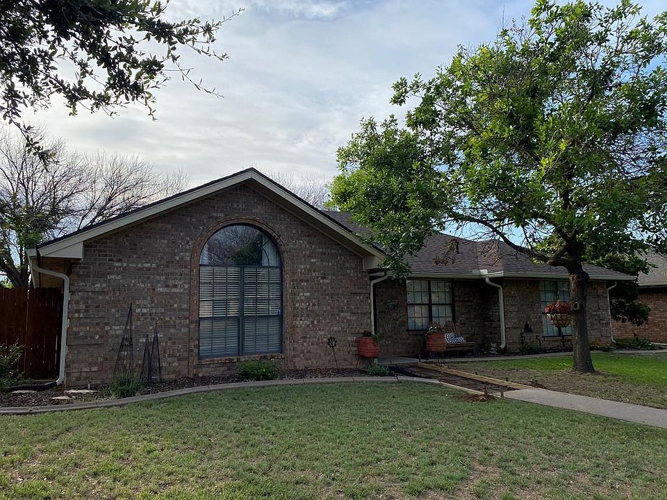 1st image of 4819 Red Oak Ln