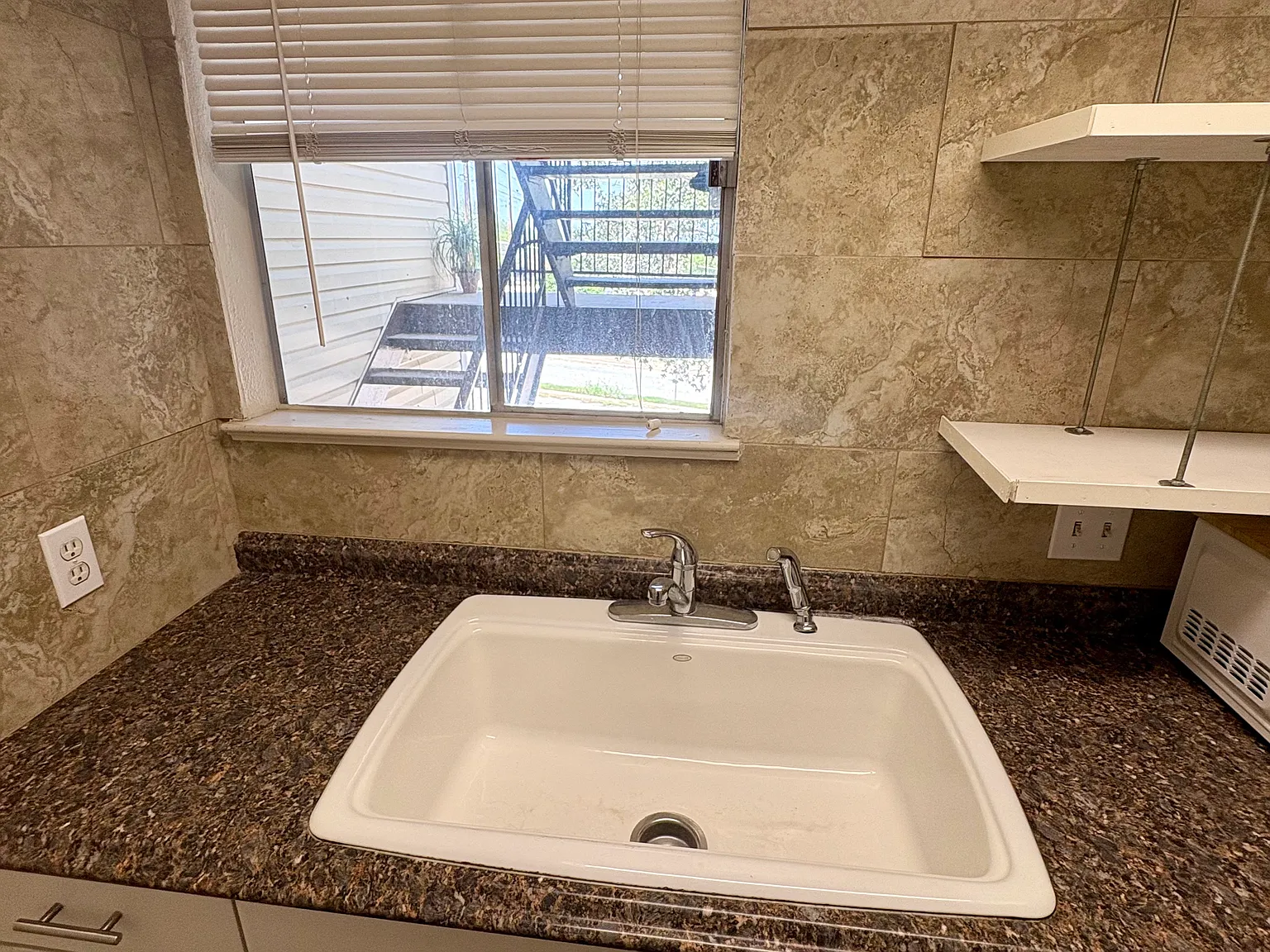 1 bed, 750 sqft, $995 — Photo 1