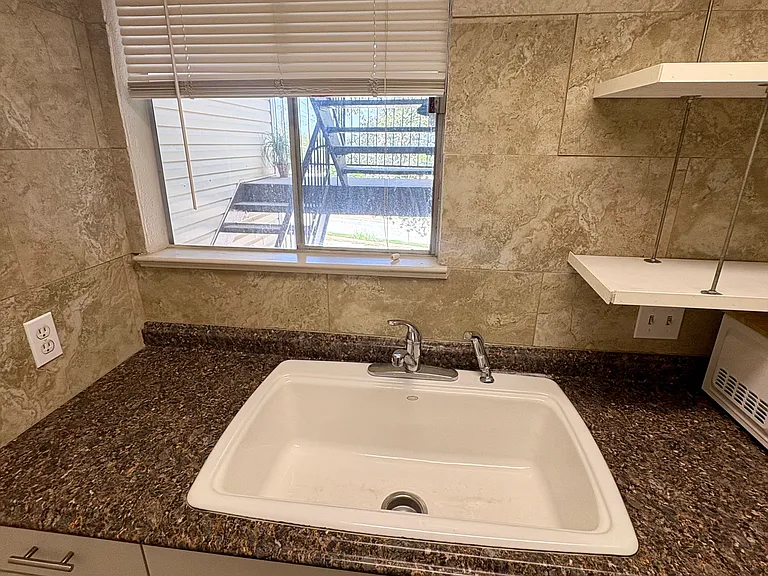3105 S 1st St #202 — Photo 8