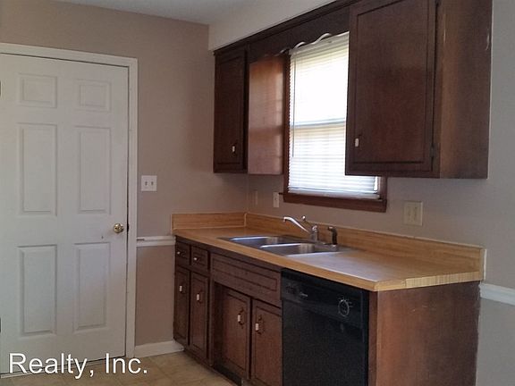 5th image of 3328 Carrie Dr