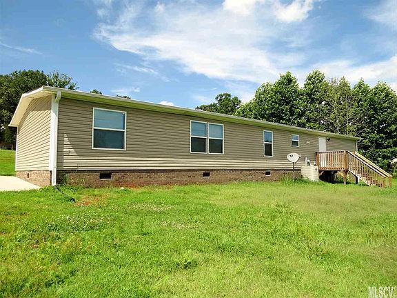 4th image of 165 Village Point Dr