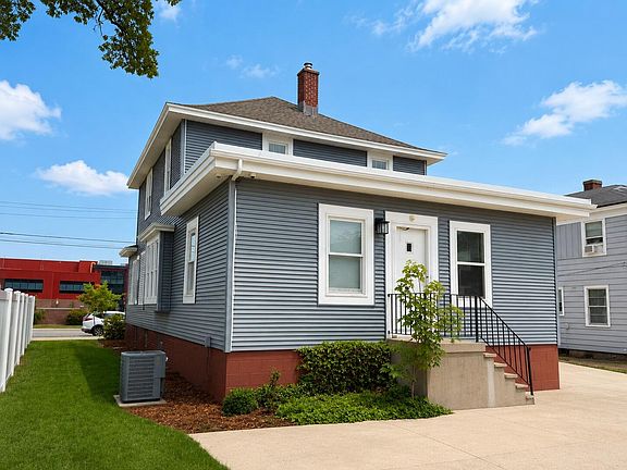 4th image of 1715 Peck St