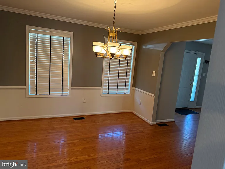 50 Dorothy Ln — Photo 2