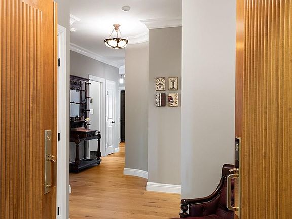 4th image of 2277 Oak Bay Ave #203