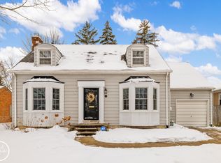 781 Loraine St, Grosse Pointe, MI 48230