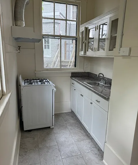 906 Wilson Dr — Photo 3